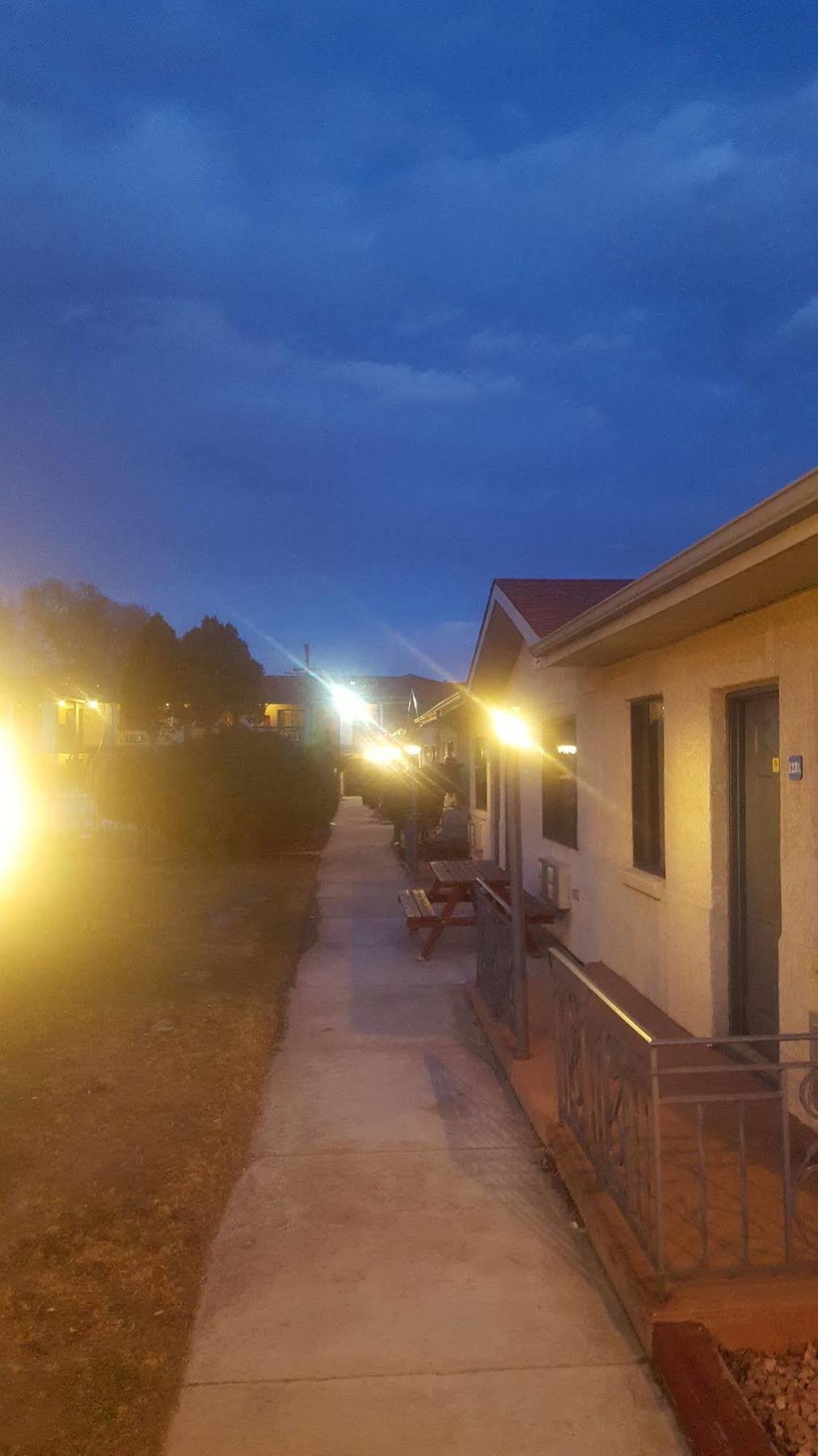 Rodeway Inn & Suites Colorado Springs Bagian luar foto